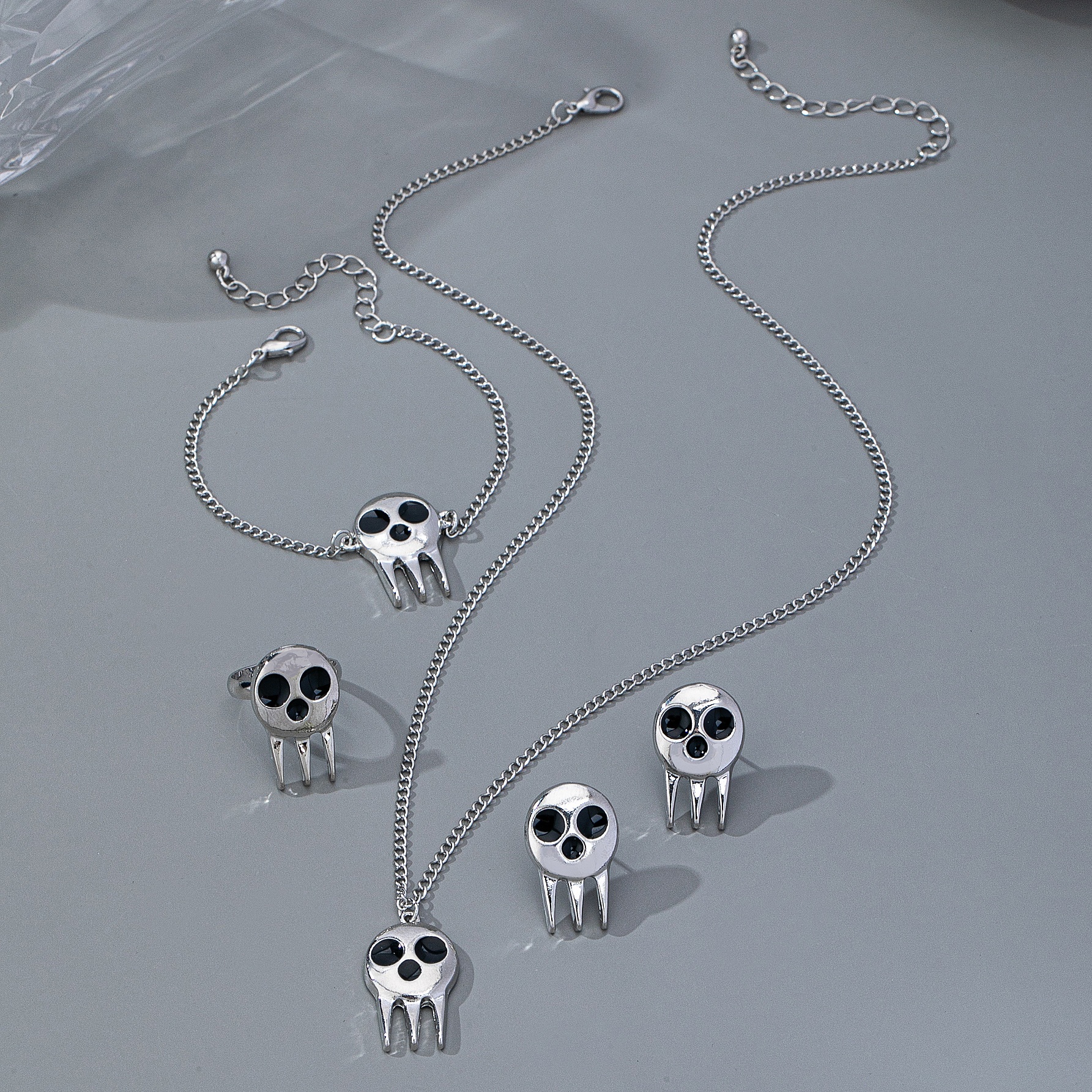 4pcs Quirky Skull Pendant Set, Fun Gift for Women